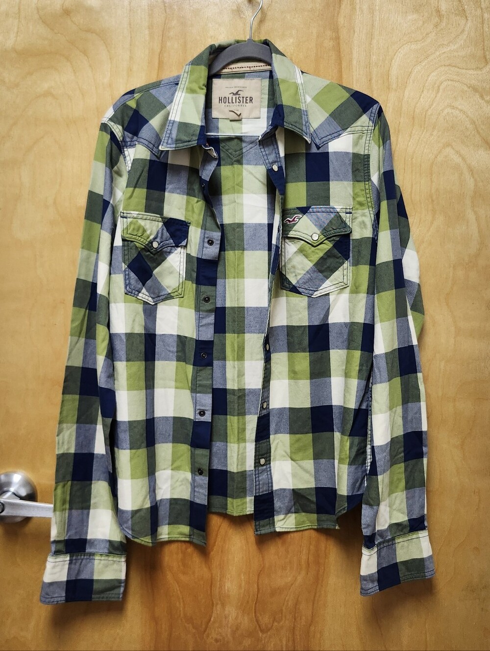 Hollister Size L Flannel shirt Green / Blue plaid Snap buttons FLAW